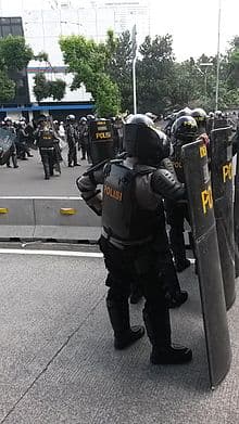 防暴警察海报